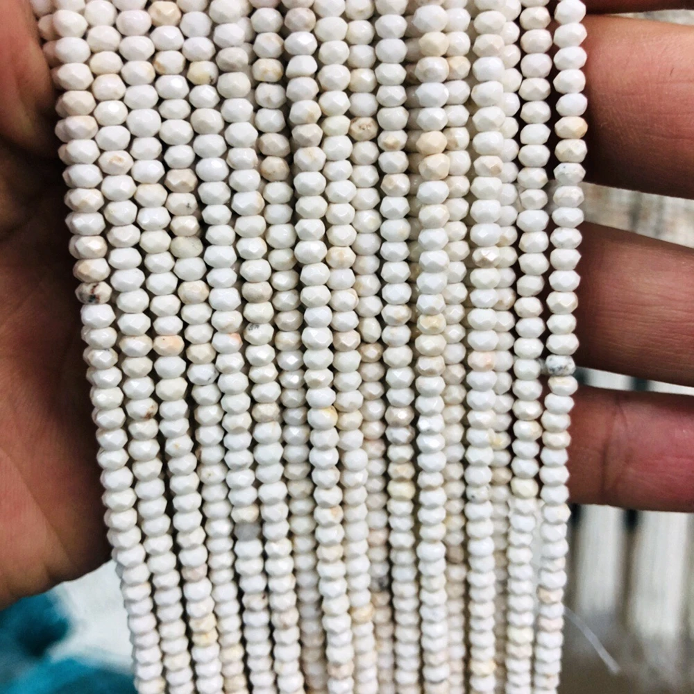 Оптовая продажа крошечные разделительные бусины из натурального магнезита Howlite