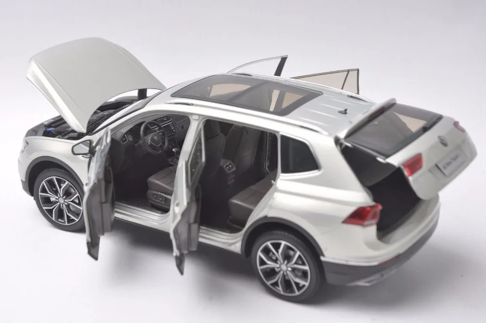 1:18 литая под давлением модель для Volkswagen VW Tiguan L Серебряный внедорожник игрушечный автомобиль миниатюрная Коллекция подарков