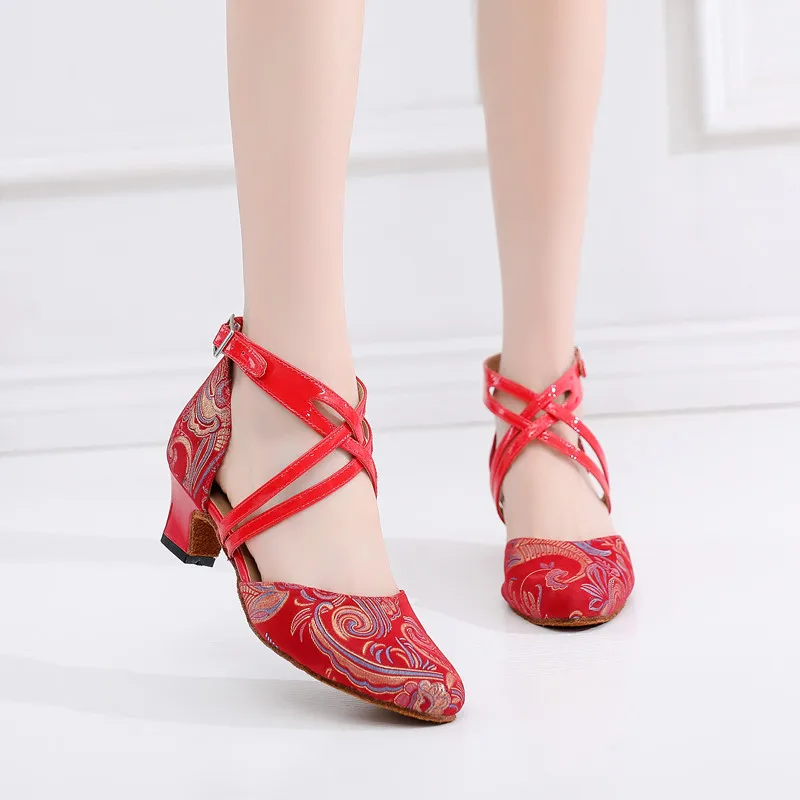 Женские красные спортивные туфли на Кубинском каблуке 5 см sapato feminino женские для