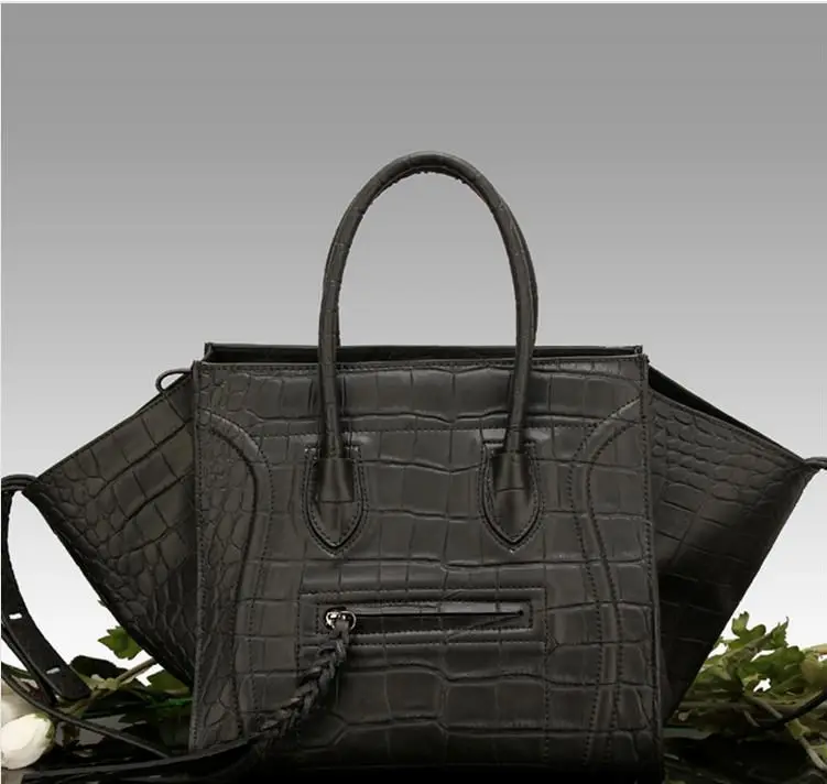 Wholesale of high-grade phantom bats bag smiley leather crocodile grain female handbag |