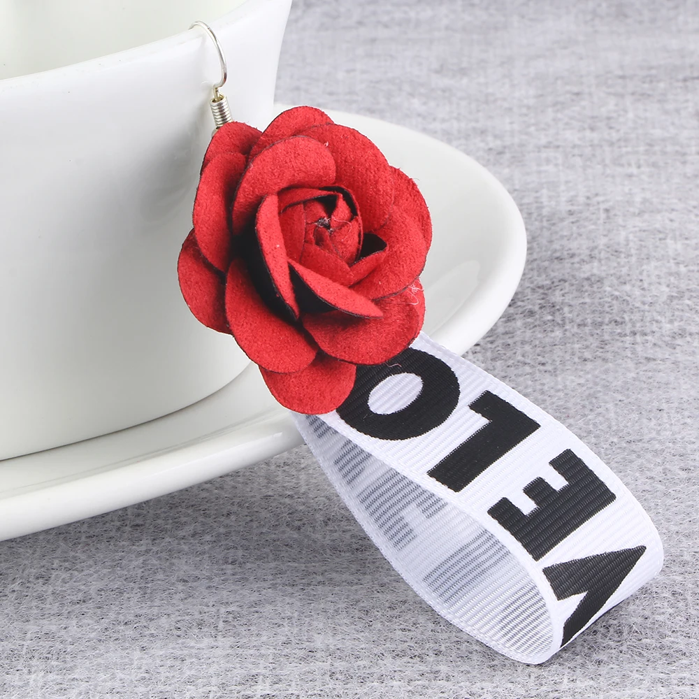 Новые популярные розовые красные висячие серьги цветочные тканевые длинные с