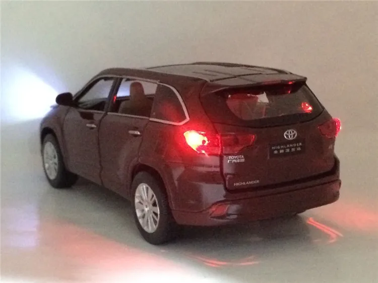 1:32 Масштаб Литой Сплав металлическая модель автомобиля SUV для TOYOTA Highlander Коллекция Модель внедорожный автомобиль звук и светильник