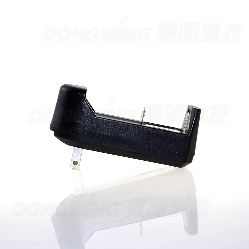 Автомобильное настенное зарядное устройство для дома 110 220 в перем. Тока 1 шт.