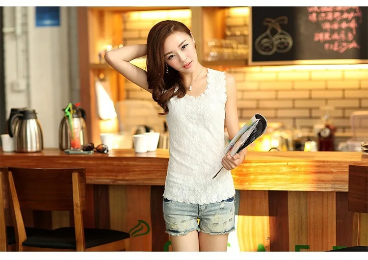 Женская вязанная крючком кружевная рубашка блузка на весну осень и зиму тонкие