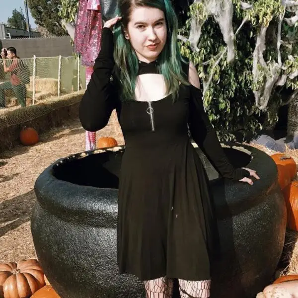 Женское платье с капюшоном Goth черное Плиссированное мини открытыми плечами