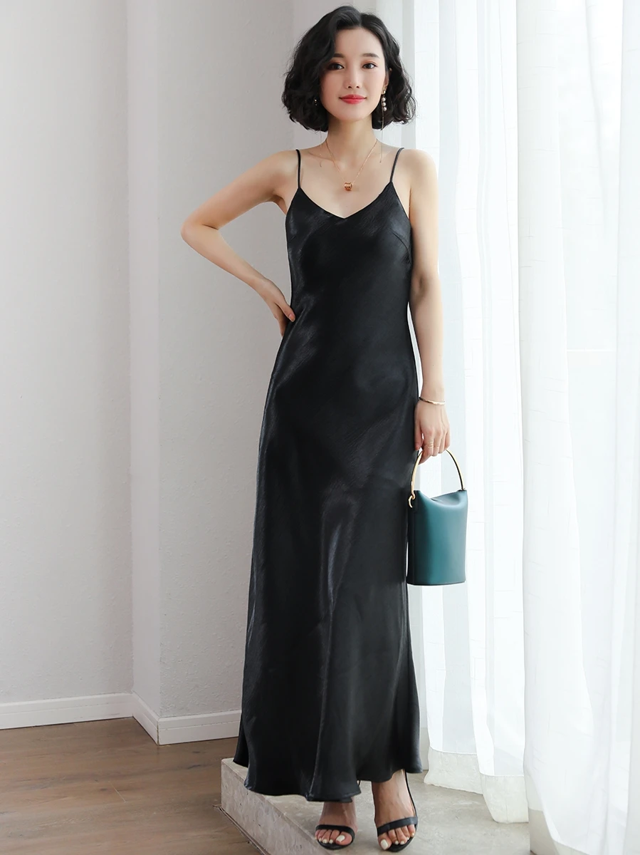 Платье женское атласное на бретелях-спагетти пикантное Длинное Элегантное