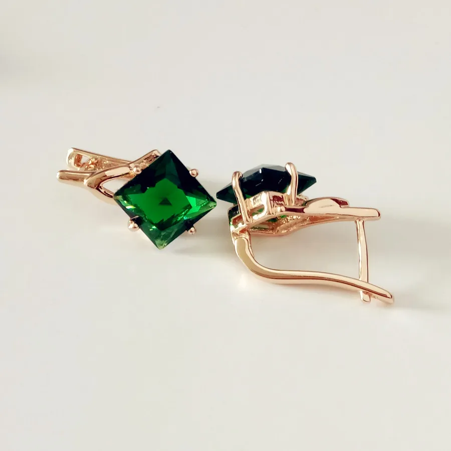 Комплект из серег и кольца с фианитами под розовое золото|Ювелирные наборы| |