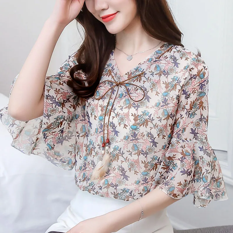 

Fashion women blouse and tops 2019 ladies tops shirts chiffon blouse V-Neck Floral Half Flare Sleeve blouse shirts