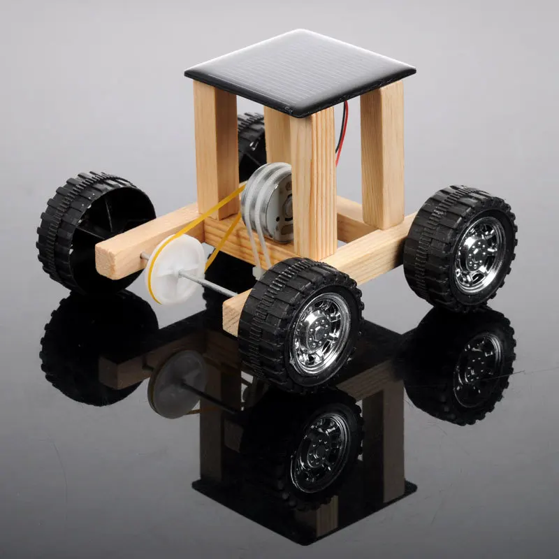 

Four Wheel Drive Model Toy Technology Handmade Toys DIY Solar Toys for Chilren Gift