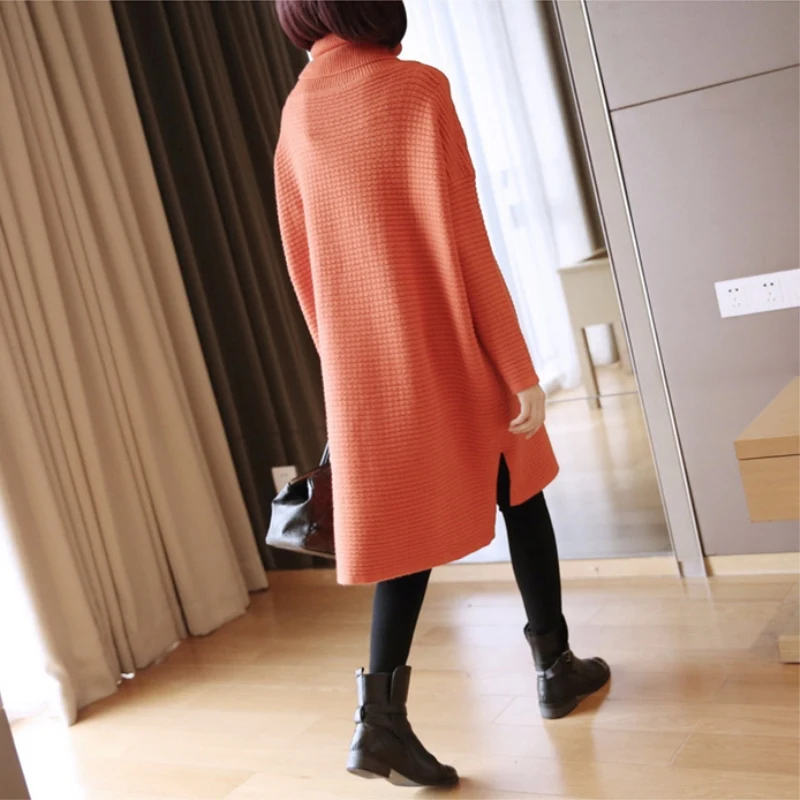 Женский вязаный пуловер с высоким воротником и длинными рукавами однотонный