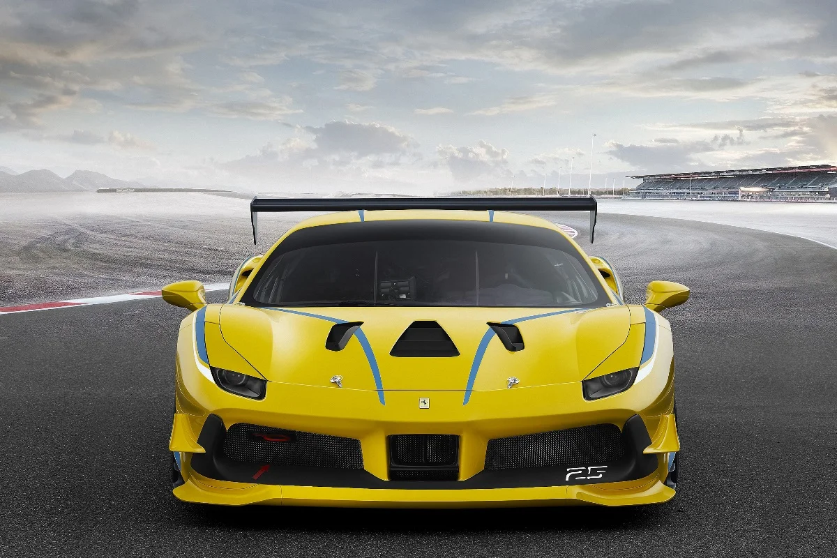Желтый спортивный автомобиль вызов supercar la auto show Украшение для гостиной домашнее