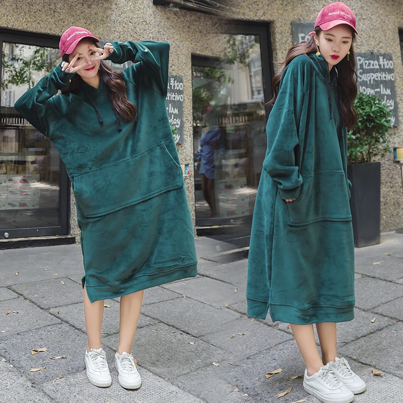 Женское бархатное платье с капюшоном плотное золотистое длинным рукавом и