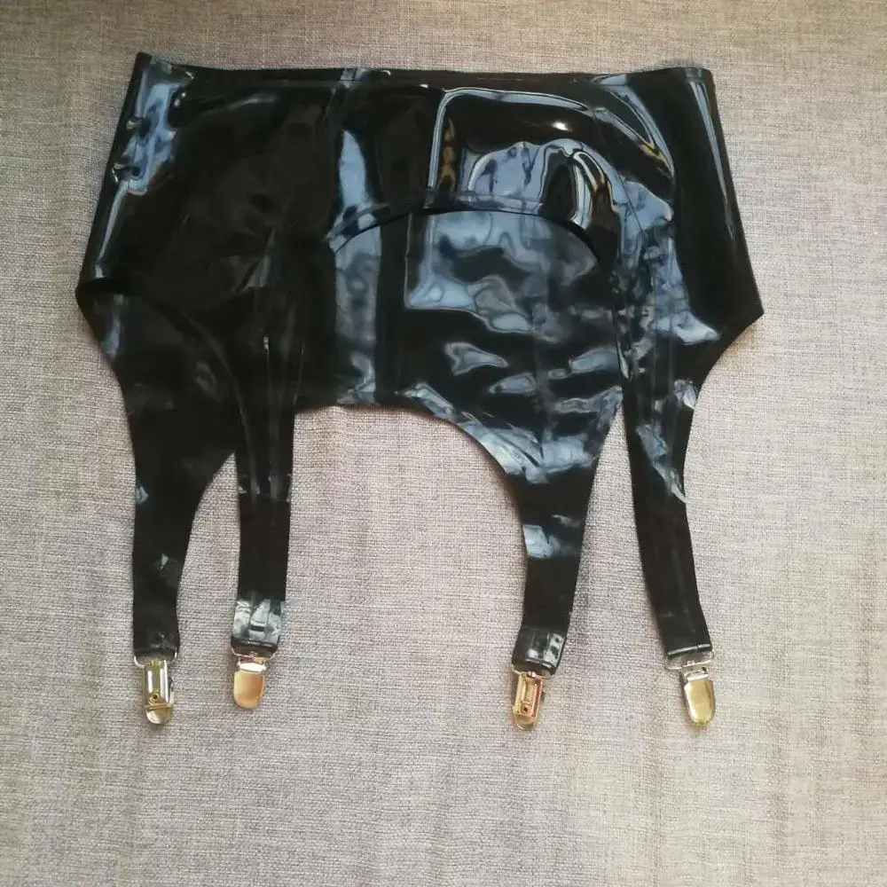 Латексный традиционный пояс закончен с четырьмя зажимами на подтяжках черные