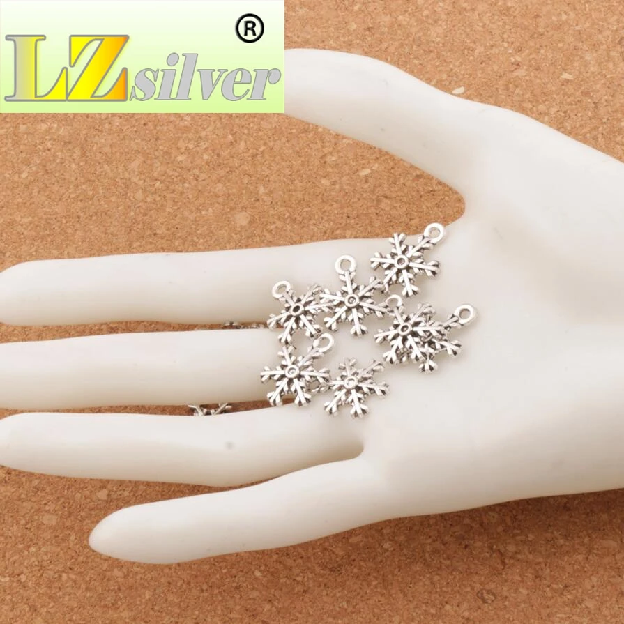 

Christmas Snowflake Charm Beads 13.1x18mm 200pcs zinc alloy Pendants Fashion Jewelry DIY L794