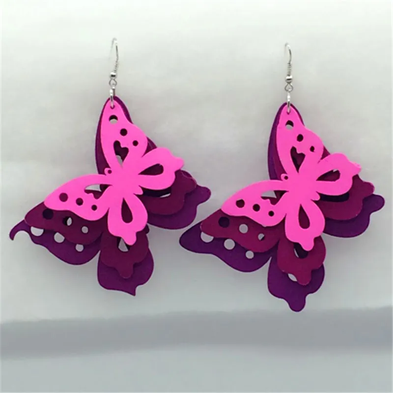 Женские деревянные серьги бабочки трехцветные длинные в картонной коробке