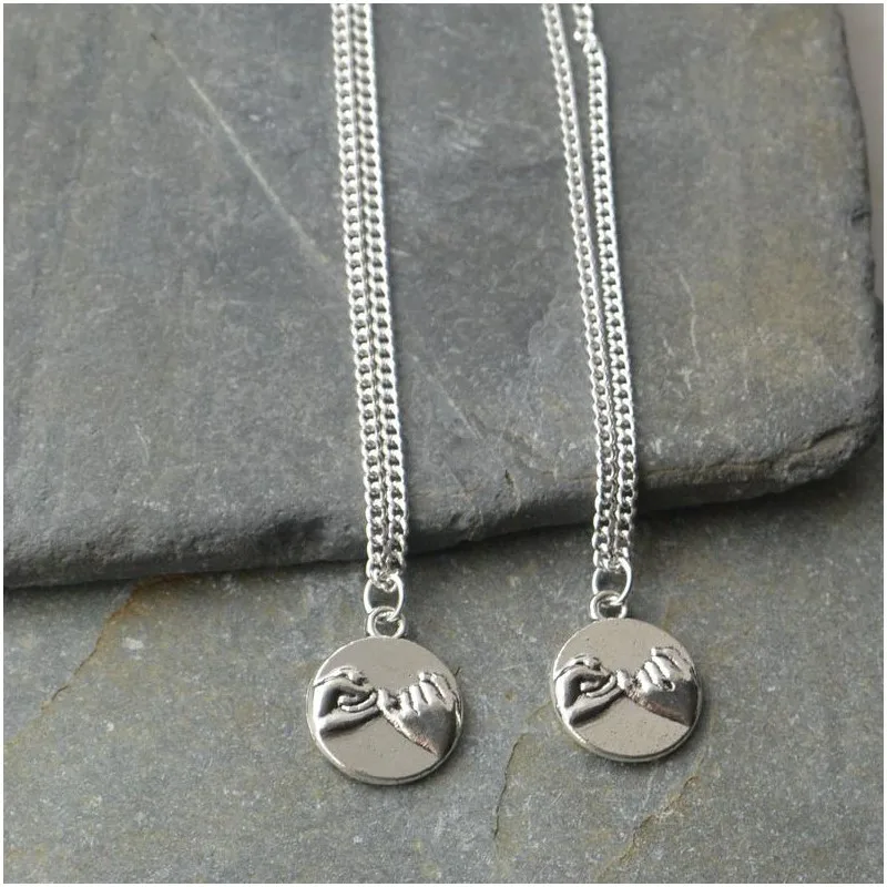 Комплект из двух предметов одежды с изображением обещание на мизинцах Шарм