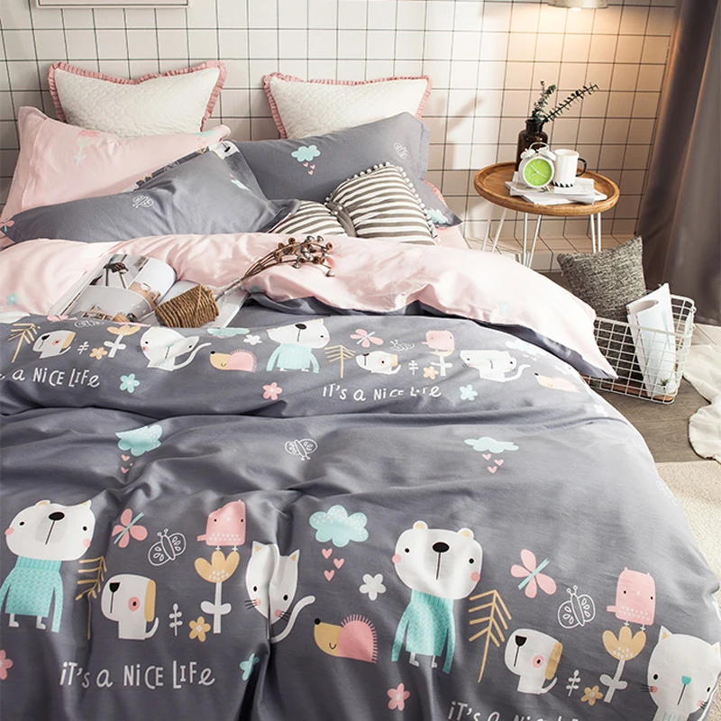 Комплект постельного белья в простом стиле с изображением маленьких животных и