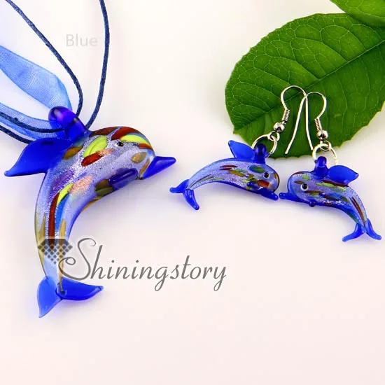 Подвески и сережки в виде дельфина из серебряной фольги муранского стекла
