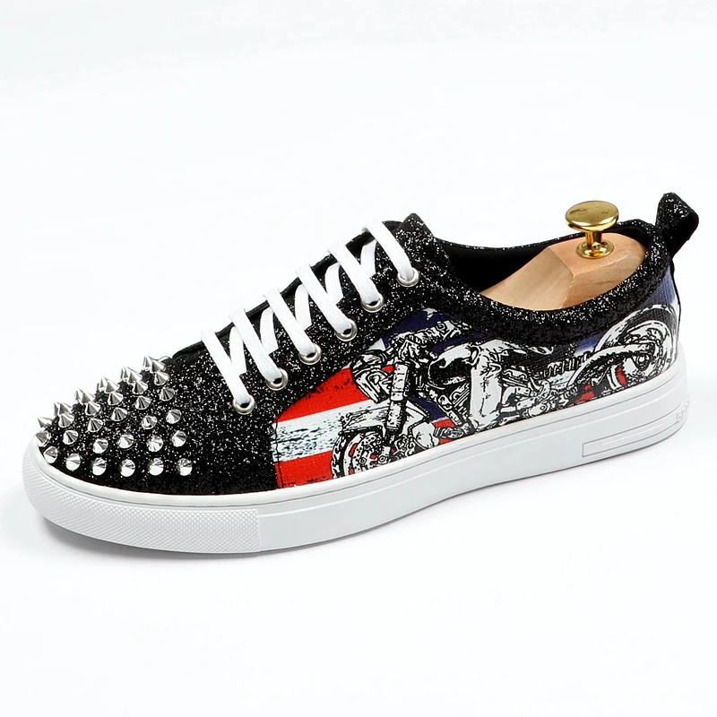 

CuddlyIIPanda 2019 Men Fashion Punk Loafers New Summer Graffiti Breathable Fashion Rivets Shoes High Quality Motorcycle Shoes