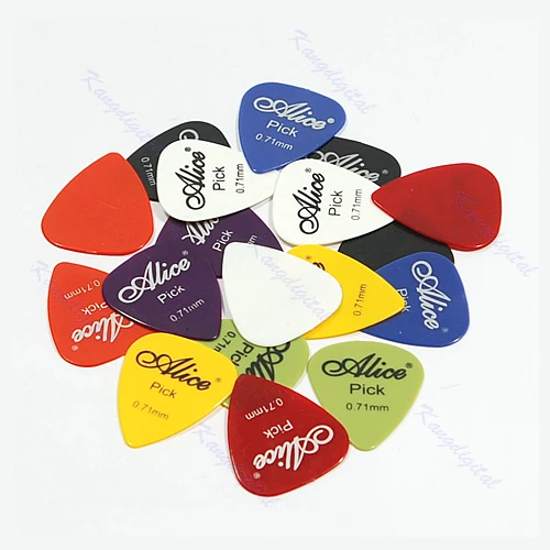 

20 pcs 0.71mm Smooth Nylon Guitar Picks Pick Plectrum New