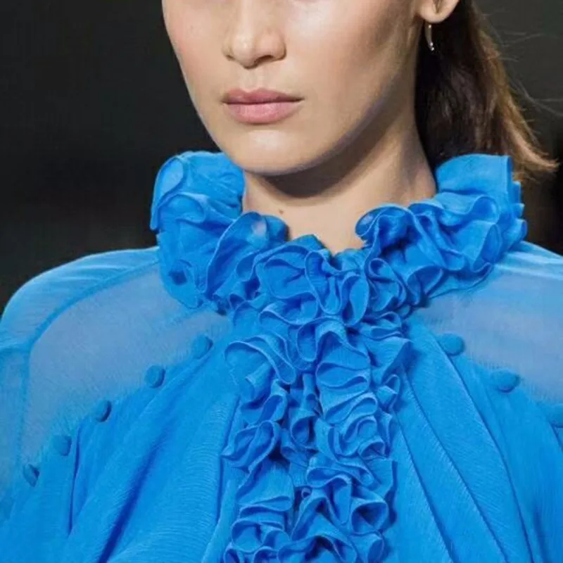 Женская шифоновая блузка TWOTWINSTYLE Весенняя с оборками и воротником стойкой