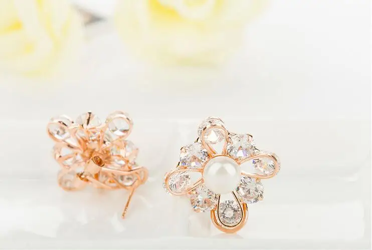 Classic Design Romantic Jewelry 2018 Golden Color AAA Cubic Zirconia Stone Stud Earrings For Women Elegant Wedding | Украшения и