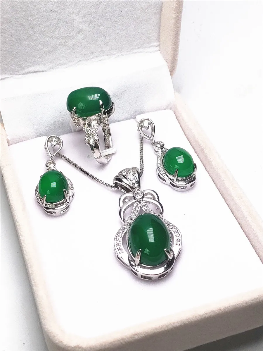 Женский ювелирный комплект из колье браслета и сережек серебра 925 пробы с