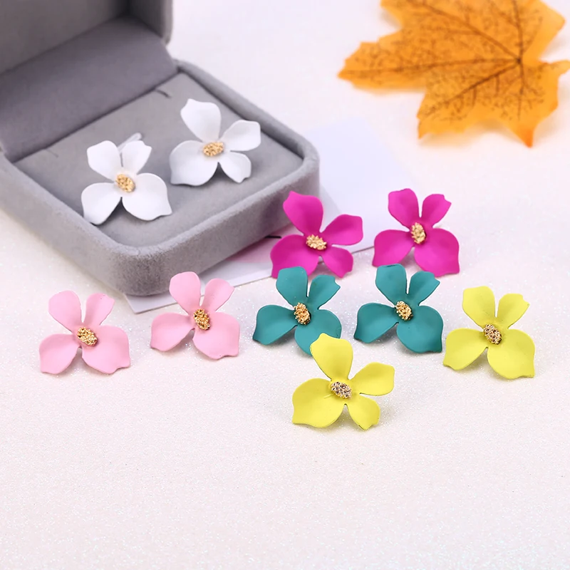 

HOCOLE New Trendy Flowers Stud Earrings For Women 2019 Brincos Za Fashion Wedding Party Jewelry Boho Metal Earrings Female
