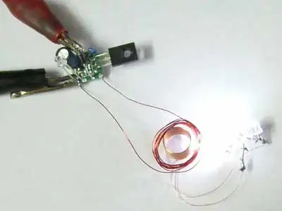 Крестообразный вращающийся светодиодный дисплей 51 MCU Электронный производственный комплект DIY Набор креативных предметов