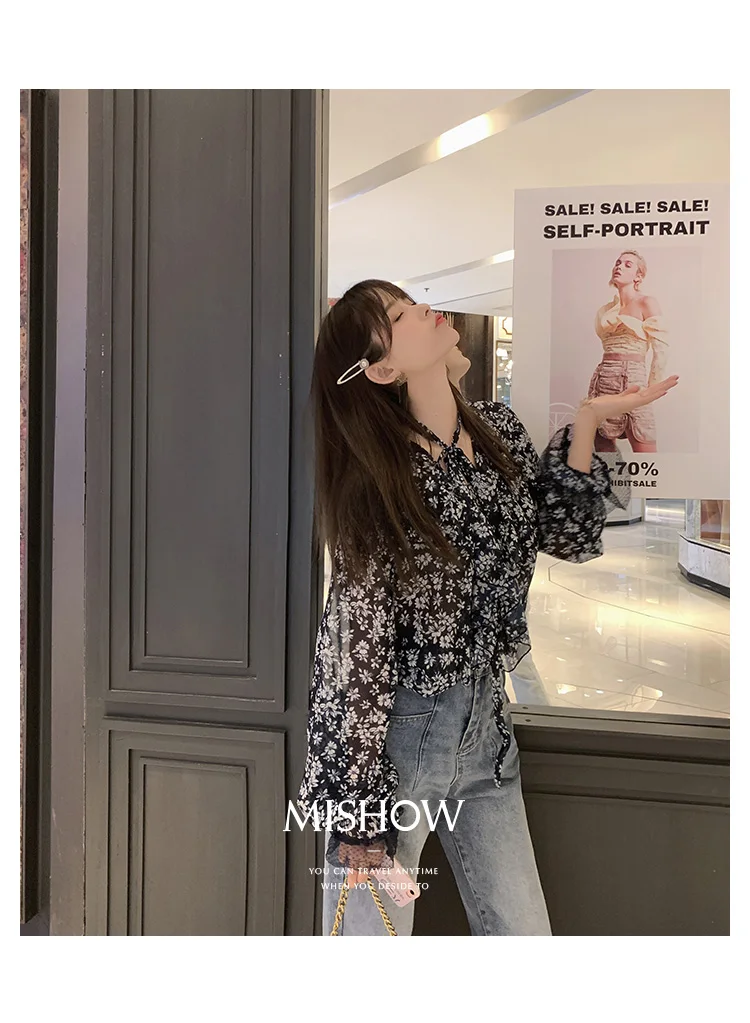Mishow Летняя романтичная кружевная шифоновая блузка с цветочным принтом, V-образным вырезом и длинными рукавами Повседневный стиль Летняя новая коллекция Материал спандексMX19A4850
