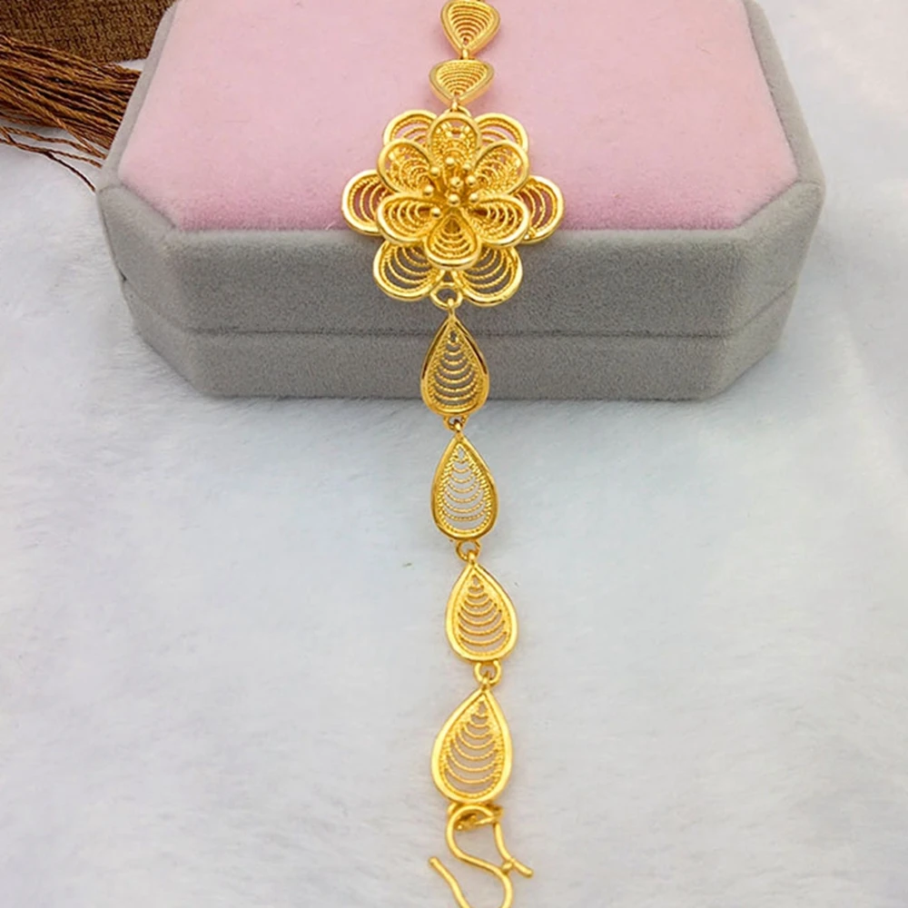 Филигранная цепочка на запястье с полыми золотыми цветами Женский однотонный