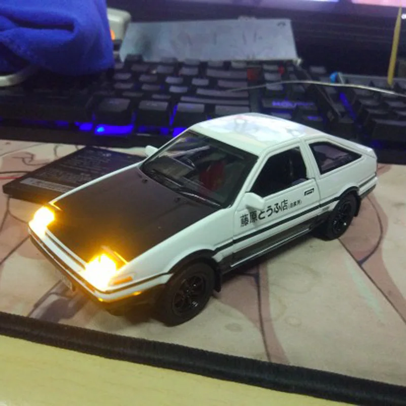 Игрушечные машинки D AE86 Литые металлические автомобили модель автомобиля Inital RX7