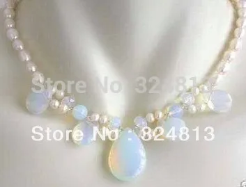 

Beautiful Freshwater White pearl Sri Lanka Moonstone drops pendant necklace 18"