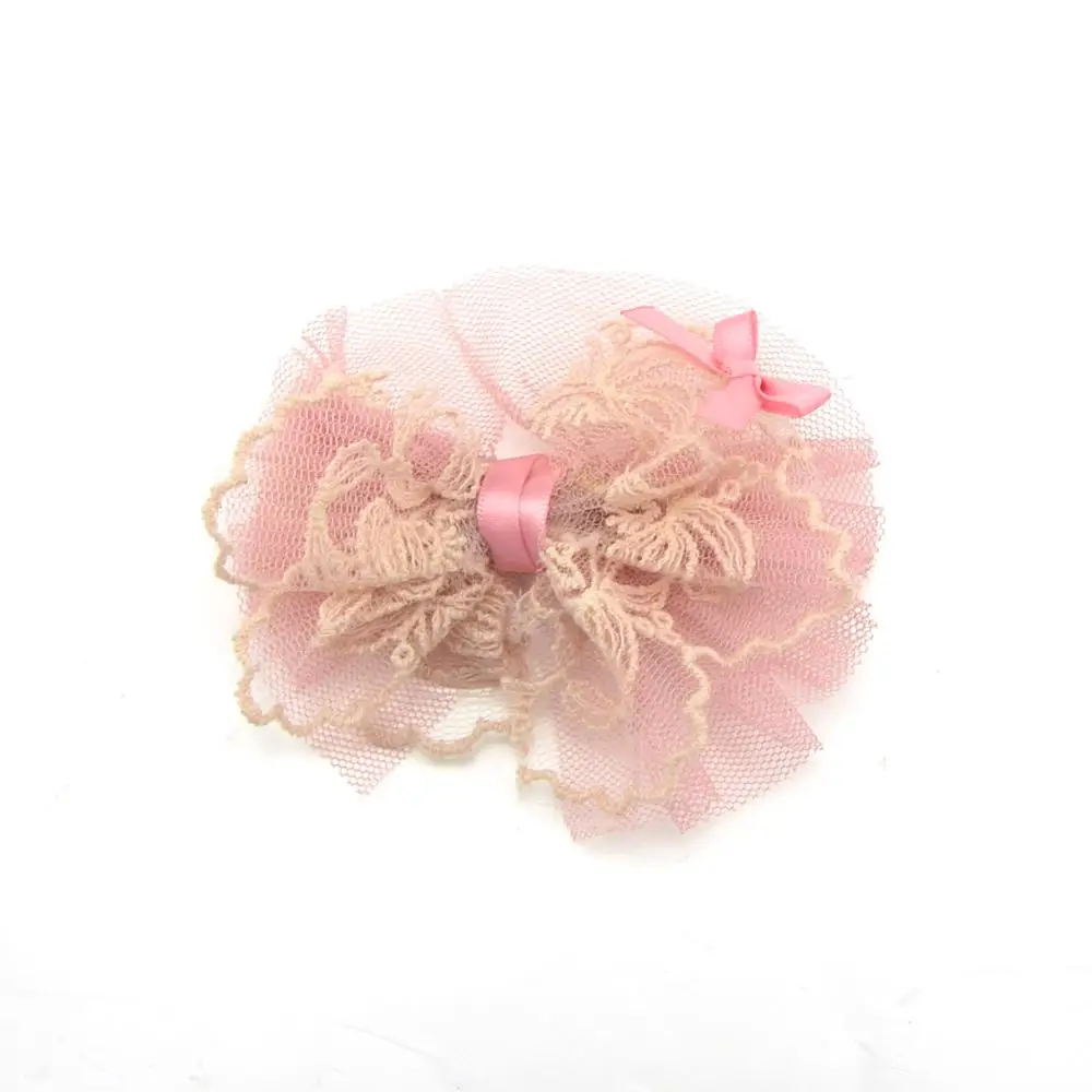 Для девочек используется новая Корейская версия шпильки с галстуком-бабочкой |