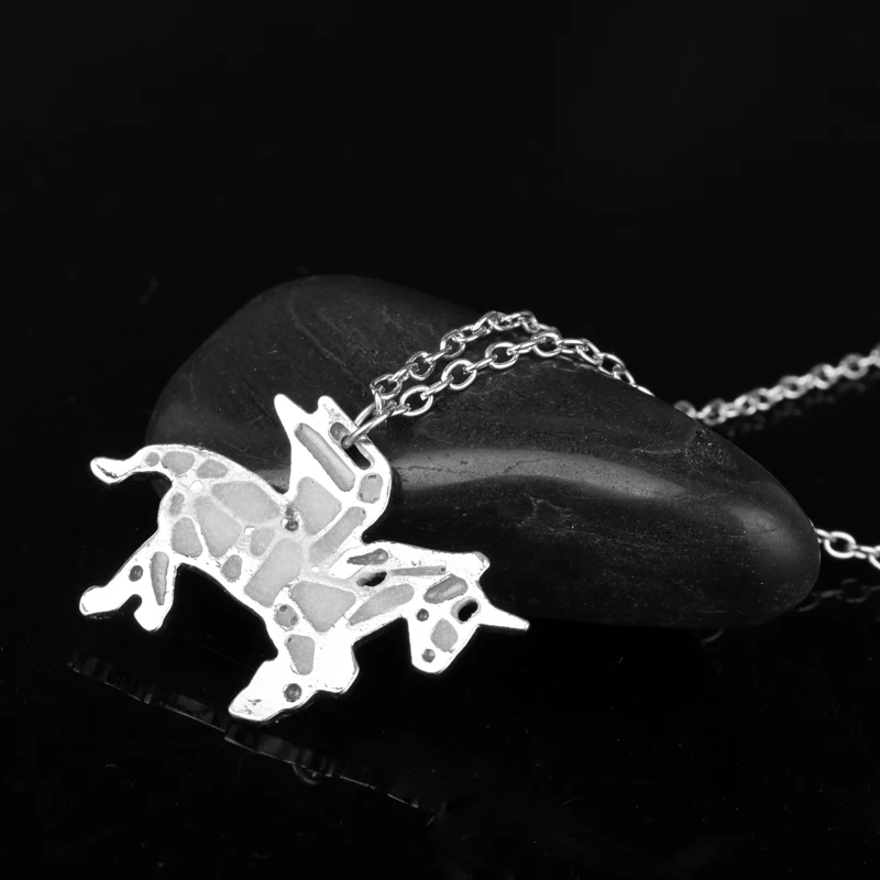 Популярное женское модное светящееся ювелирное изделие в темном Роге подвеска