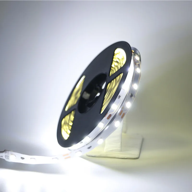 5 м 2835 SMD Светодиодная лента освещения 300 светильник 12 В гибкая белая теплая намного ярче чем 3528 внутренняя