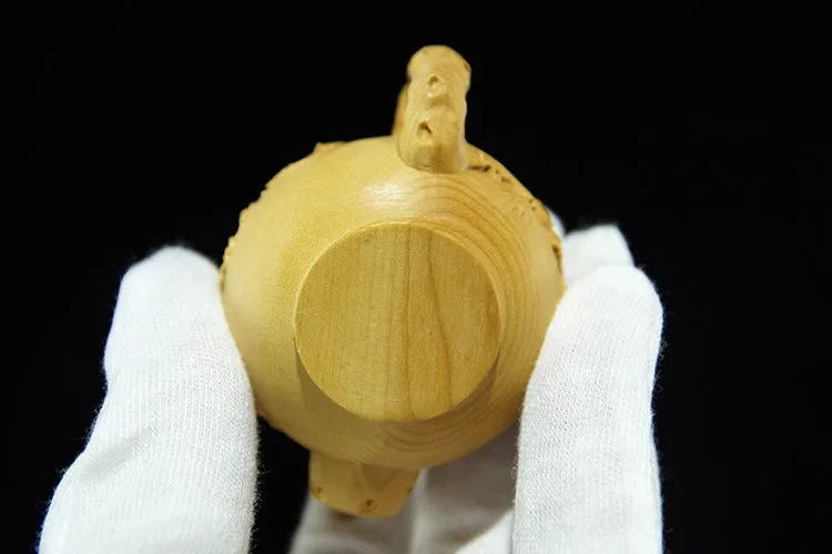 

Delicate Lovely Chinese Traditional Handicrafts Lucky Teapot ,Carved with Magpies and Plum Blossoms