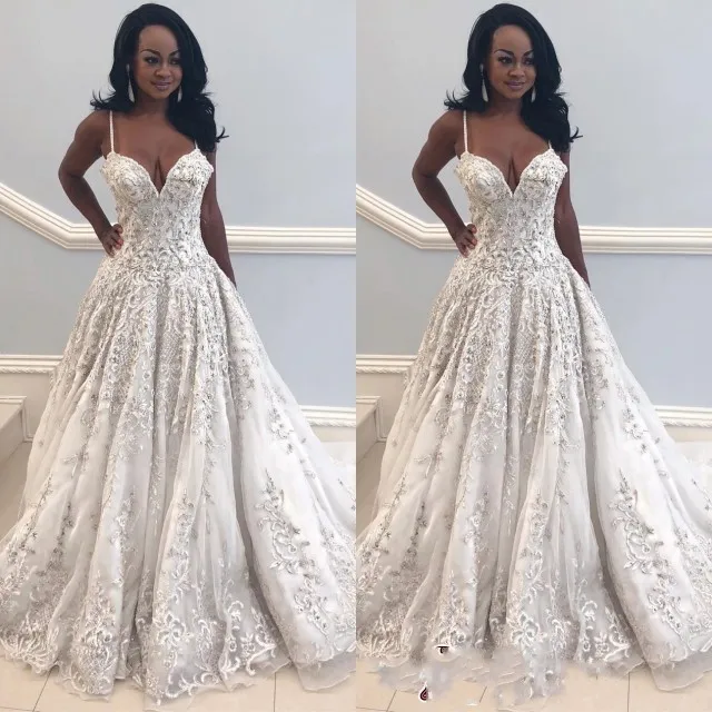 Элегантное потрясающее кружевное свадебное платье vestido branco на бретельках с V