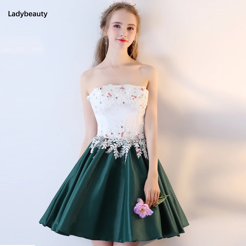 Короткое платье для выпускного вечера оригинальное трапециевидной формы без