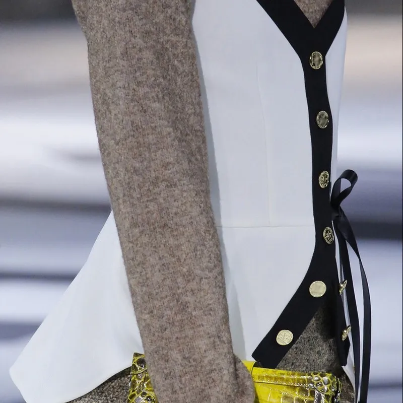 Женский жилет TWOTWINSTYLE белый облегающий топ с высокой талией и кружевной кромкой