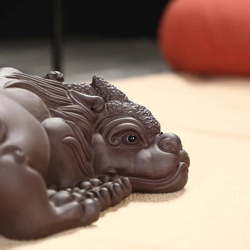 Изысканные чайные питомцы из натуральной фиолетовой глины статуя отважных