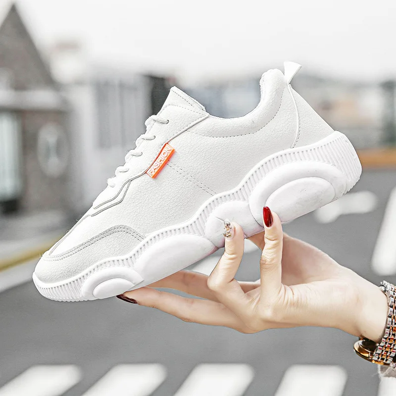 Женские повседневные теннисные кроссовки белые на платформе для спорта и отдыха