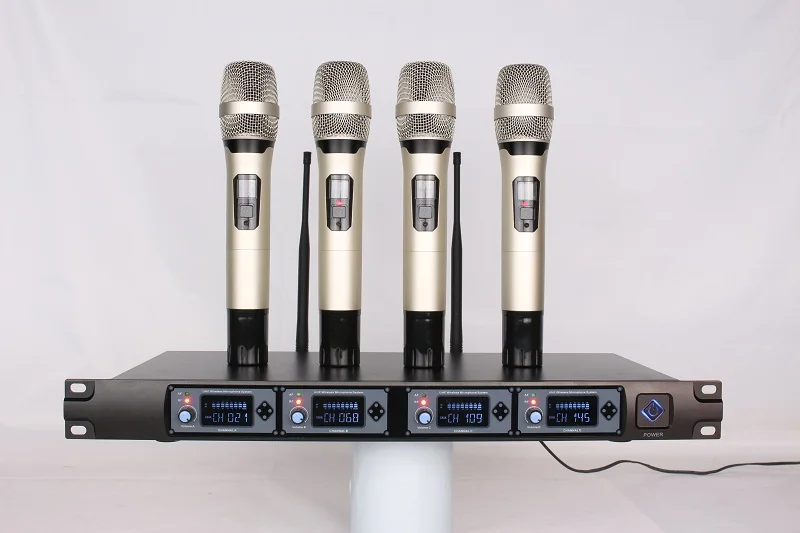 

UHF 4-канальная Беспроводная микрофонная система Красивая Бесшумная защита от помех без искажений для сцены KTV, персонального шоу