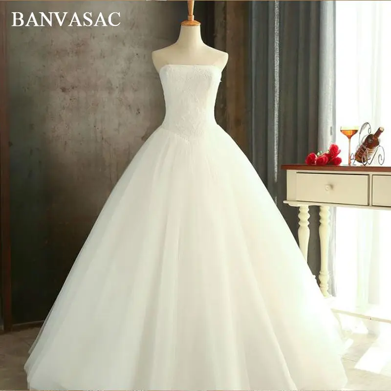 

BANVASAC 2017 New Elegant Embroidery Strapless Wedding Dresses Sleeveless Draped Satin Lace Bridal Ball Gowns
