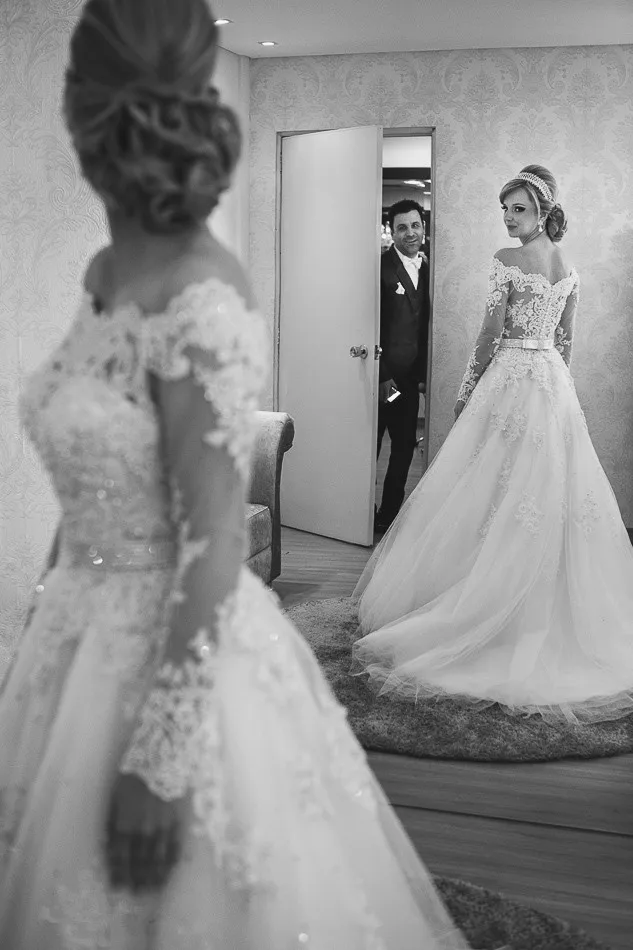 

Robe de mariee Vestido de noiva Tulle Back Long Sleeves Wedding Dresses Pearls Wedding Gowns Chapel Train Bride Dresses gelinlik