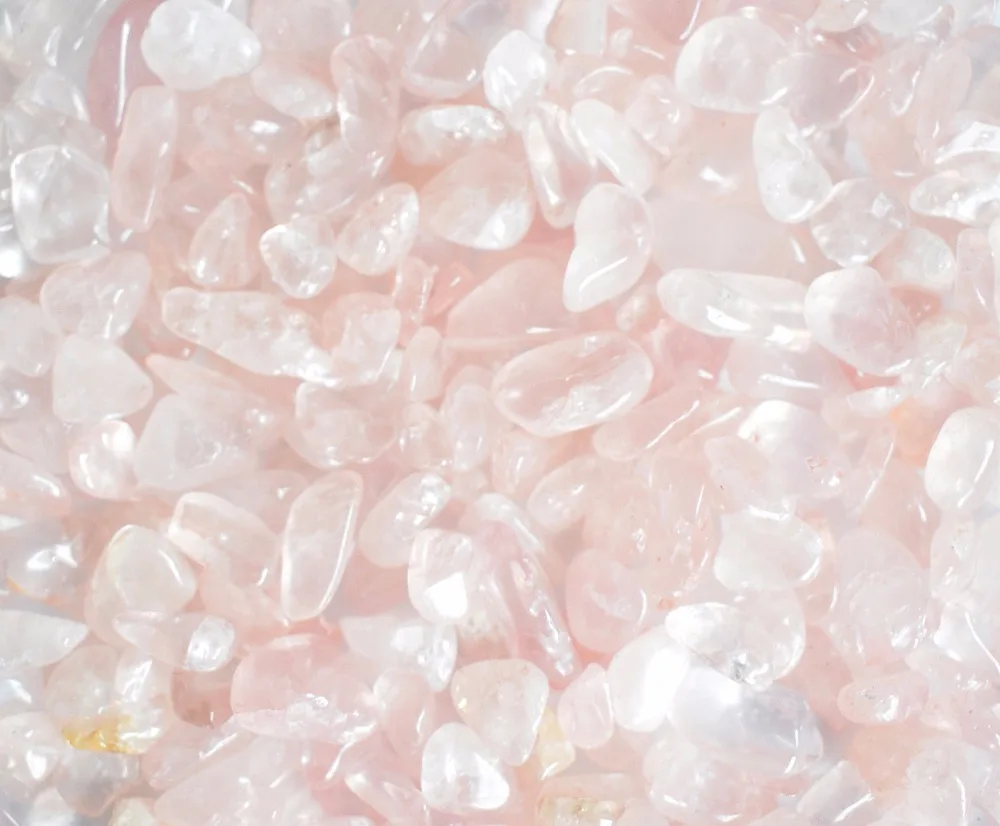 Небольшого размера натуральный розовый кварц раздавленные камень реики