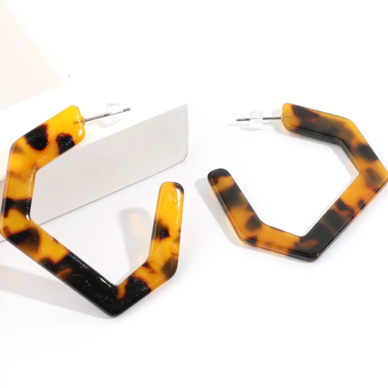 Геометрические акриловые серьги-кольца Необычные серьги из полимеров Ретро