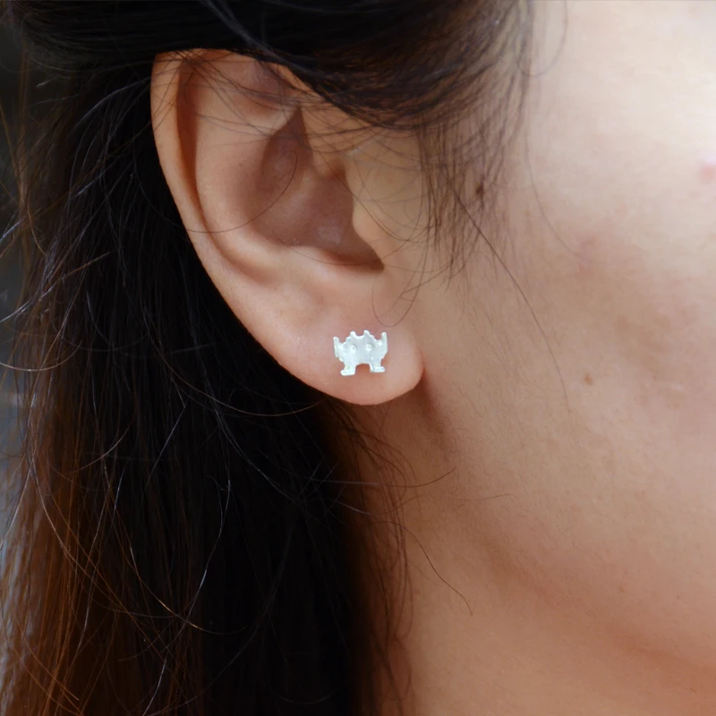 1 пара крошечные милые космические захватчики серьги гвоздики Необычные