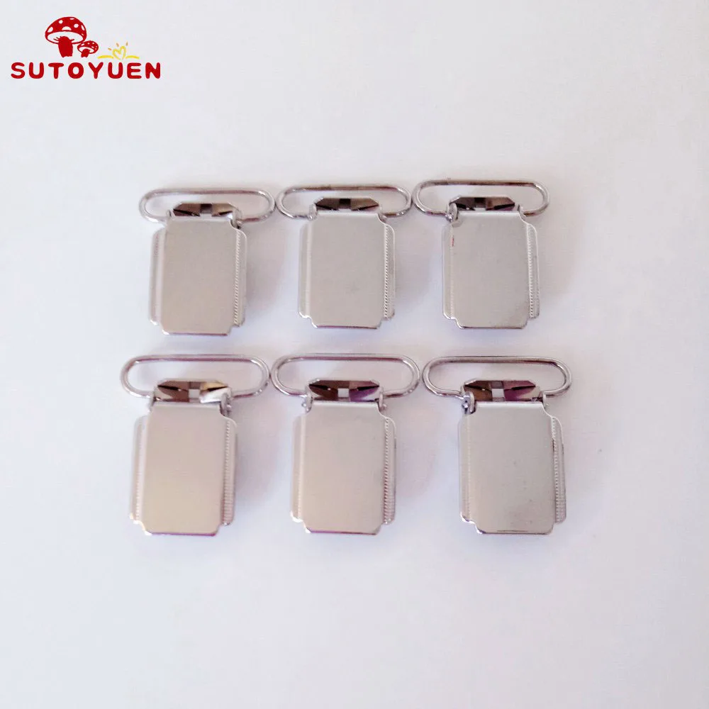 

SUTOYUEN 20 pcs U Shape Metal Pacifier Clips Chrome Shinny Suspender Clips 1 inch for Pacifier Garter Clip with Plastic Insert