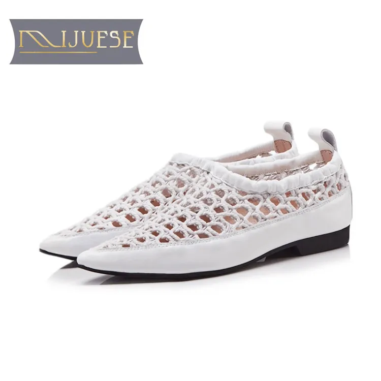 MLJUESE/2018 женские сандалии из коровьей кожи без шнуровки с острым носком и вырезами